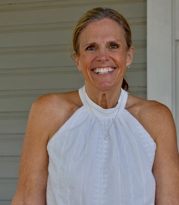 Portrait of Michelle Broderick, REALTOR®.